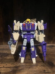 Hasbro Transformers Titans Return Voyager Class Blitzwing - Picture 1 of 2