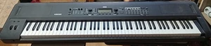 Mobile Synthesizer Workstation Korg Kross 2-88MB abzugeben - Bild 1 von 12