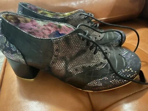 NEW Irregular Choice Iconic Brocade Mary Jane Shoes Womens EU 40  9 Hearts Laces - Picture 1 of 12