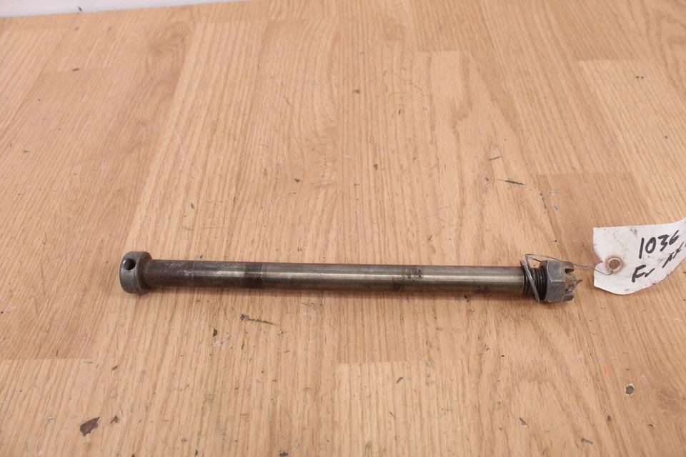 Передняя ось 1980 YAMAHA TT 250 - Изображение 1 из 4