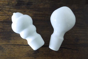 2 tapones antiguos vasos de leche blanca tapones vidrio ópalo para jarras botellas frascos - Imagen 1 de 3