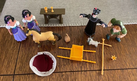 Vtg Disney The Hunchback of Notre Dame Toy Box Lot Toys Figures Accessories Cover