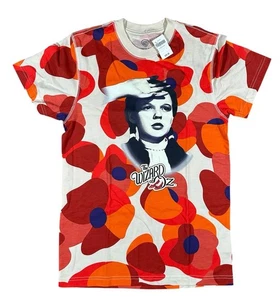 2023 Wizard of Oz Dorothy Poppies T-Shirt Mens Small Warner Bros Studio Tour NWT - Picture 1 of 4