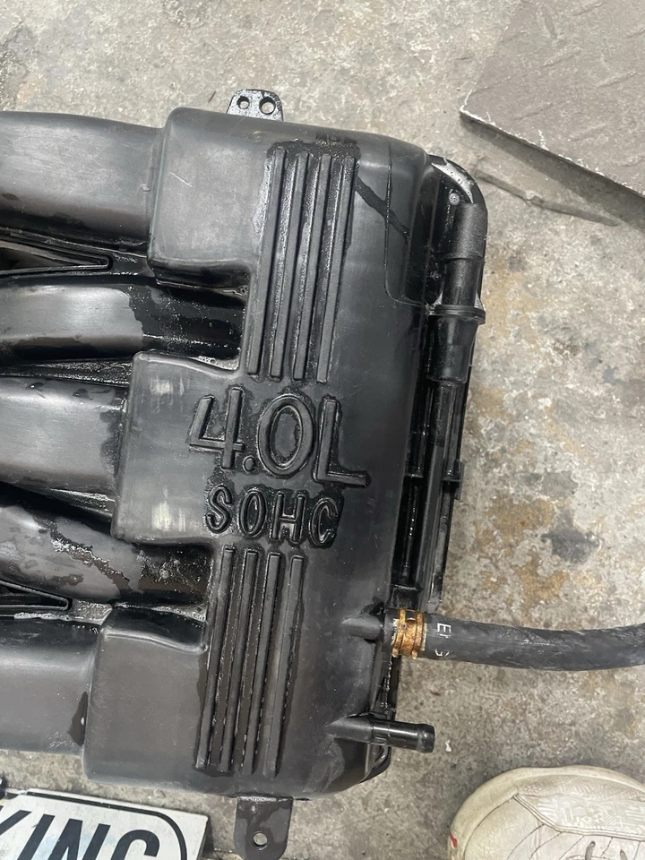 Colector de admisión superior Ford Explorer 2003 4,0 l con cuerpo de acelerador y válvula de purga Foto 1 de 4