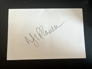 NIGEL PLANER - THE YOUNG ONES CAST MEMBER - SIGNED WHITE CARD - Picture 1 of 1