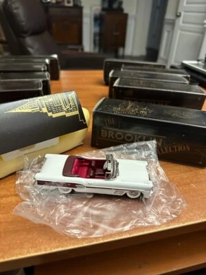 S-184 Brooklin 型号 1/43 比例 BRK25 007 - 1958 Pontiac Bonneville Conv 白色 — 第 1/4 张图片