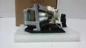 Repuesto lámpara proyección pieza # SP.8EG02GC01 T104 - Imagen 1 de 8