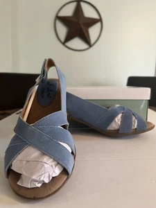 Coldwater Creek Walk With Me Suede Leather Blue Tan Heeled Sandals Size 8.5 W - Picture 1 of 4