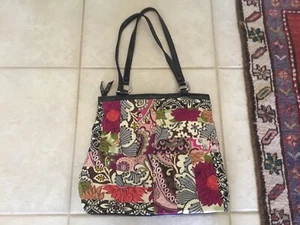 Bolso de Mano Vera Bradley Medley Patchwork Floral Negro Patente Asas - Imagen 1 de 3