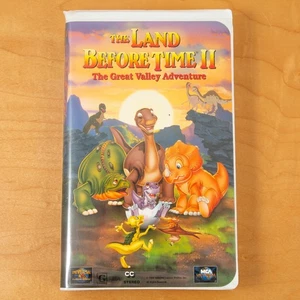 Land Before Time 2: The Great Valley Adventure (VHS-1994) Universal Video Tape - Picture 1 of 3