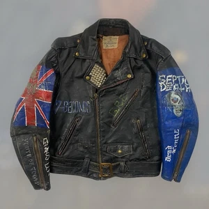 Chaqueta de Cuero de Caballo Duradera Años 40 De Colección Adulto M Años 70 Banda Punk Arte Garra Tachonada - Imagen 1 de 21