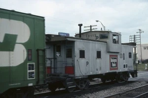 Railroad Slide - Burlington Northern #10113 Caboose 1976 Burlington Route Paint - Picture 1 of 1