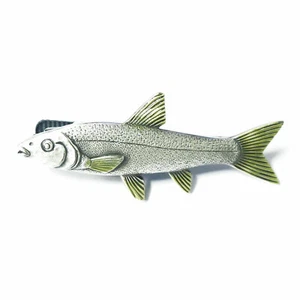 Sweetfish Angler Cierres de corbata únicos Tachuelas RooZee Clip de corbata Barra Pin Hecho en Japón - Imagen 1 de 3