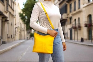 Damenhandtasche aus italienischem Echtleder praktisch & wunderschön! Sonnengelb - Bild 1 von 3