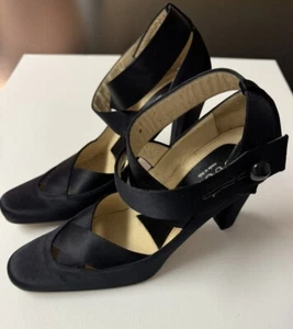 Gucci Vintage Black Satin Ankle Strap Pumps Size 37.5 - Picture 1 of 8
