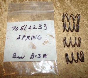 4-lot AGCO oem #70512233 springs new - Picture 1 of 3
