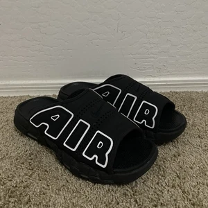Nike Air More Uptempo Slide schwarz weiß Herrengröße 10 - Bild 1 von 8