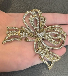 ATEMBERAUBENDE 90er GOLDFARBENE STRASS GROSSE RIESIGE SCHLEIFE BROSCHE 3 " VIKTORIANISCHES REVIVAL - Bild 1 von 7
