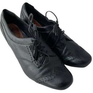 Clarks Artisan Black Leather Oxford LaceUp Wingtip Shoes Women’s Size 7.5 Wicked - Picture 1 of 11
