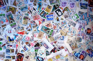 EAST EUROPE PICTORIAL STAMPS paperfree mixture/kiloware 3 oz. (84 grams) (B2) - Picture 1 of 1