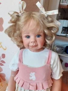Künstlerpuppe Nina von Monika Levenig, Stehpuppe aus Vinyl 80 cm groß - Bild 1 von 16