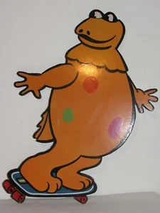 11H4 ANCIEN PANNEAU PEINT PUBLICITAIRE CASIMIR EN SKATE SERIE L'ILE AUX ENFANTS - Picture 1 of 5