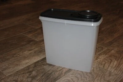Tampa preta Tupperware Cereal Keeper VGUC com aba. 469-15 e 469-15 e 471-9 - Imagem 1 de 4