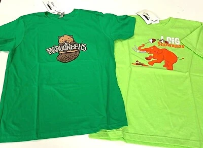 Juego de DOS camisetas Talla M NWT Camisetas de nieve para esquí de castores y excavaciones verdes para jóvenes Beaver & Dig Mammoth CO Foto 1 de 4