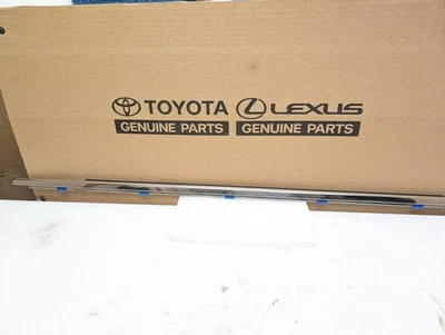 10-15 Lexus RX350 / 450h Puerta Trasera Derecha Moldura Cinturón Foto 1 de 4