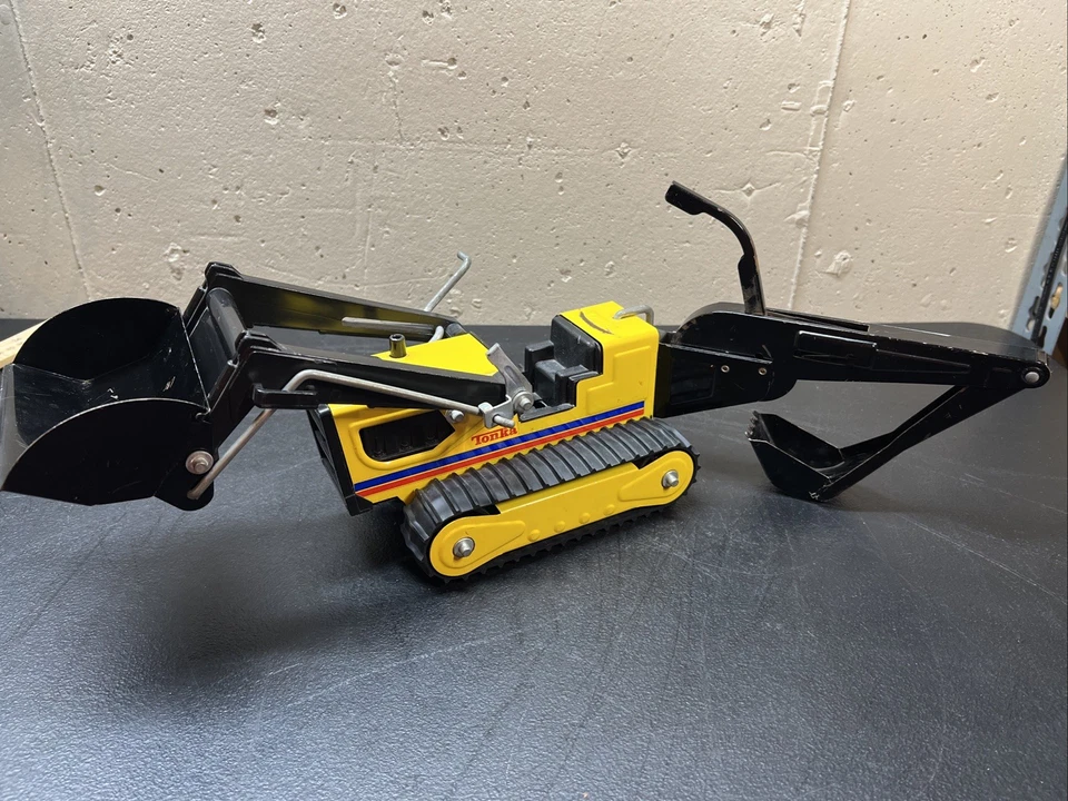 Vintage Metal Tonka 41242 Backhoe Front End Loader Construction Play Truck - Image 1 of 4