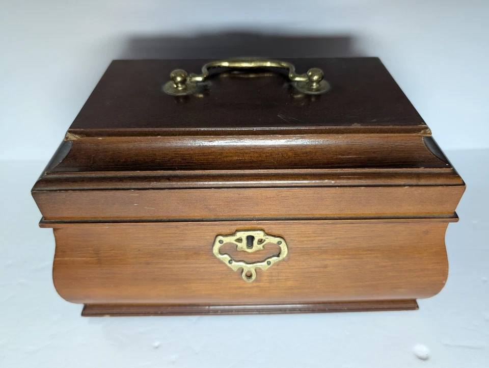 Vintage Tea Caddy Box By Henkel-Harris Virginia Galleries Hardwood No Key - Image 1 of 4