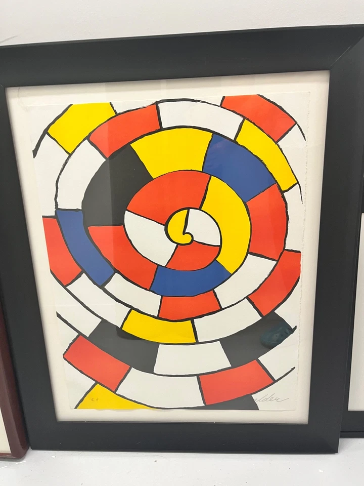 Alexander Calder Spirals - Litografía en colores sobre papel tejido Foto 1 de 1