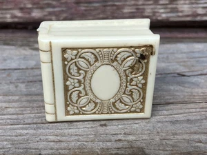 VINTAGE CELLULOID RING BOX BUCHFORM DAHLE SCHMUCK MITCHELL WATERTOWN SOUTH DAKOTA - Bild 1 von 3