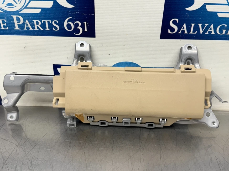 Lexus GS450H 2009 conductor tablero izquierdo inferior rodillera reforzado - beige - 126 k Foto 1 de 4