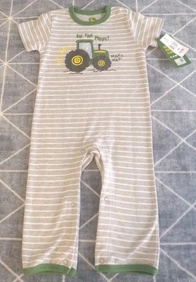 Nuevo con etiquetas John Deere 9/12 meses una pieza bebé mameluco tractor "en movimiento" Foto 1 de 4