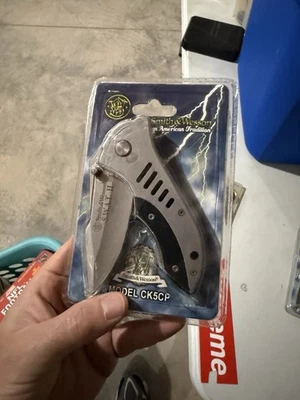 NIP SMITH WESSON FOLDER POCKET KNIFE  CK5CP Silver Factory Sealed Taylor Brands - Image 1 of 2