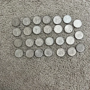 Lot Kennedy Half Dollars - 27 Circulated Ungraded Halves Various Years - Picture 1 of 8