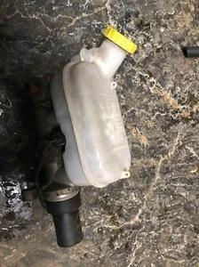 Master Cylinder CHRYSLER TOWN CNTRY 03 04 05 - Bild 1 von 3