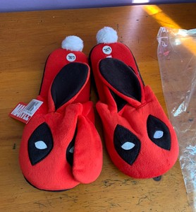 deadpool slippers for men