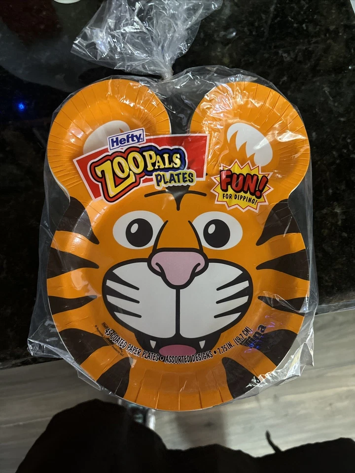 ZOO PALS Hefty Paper Plates 2023 45 Plates - NEW - Image 1 of 1