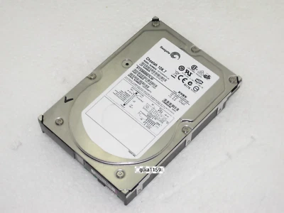 Seagate ST3300007LW 300G Server 68-pin SCSI 3.5 hard drive 10K7 U320 - Image 1 of 2