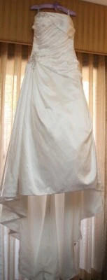 Vestido de novia Alfred Angelo (talla 8 - usado una vez) Foto 1 de 4