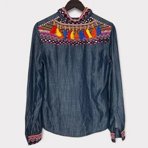 Camilla Denim Bluse mit Perlen bestickt Quaste eckige Schulternaht Gr. S NEU - Bild 1 von 7