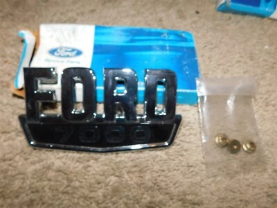 NOS 1970 - 1986 FORD L8000 LN8000 SERIES TRUCKS CAB EMBLEM E3HZ-80020A74-C NEW - Image 1 of 4