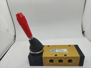VALVOLE ARIA PNEUMAX 224.52.9/1 AD AZIONAMENTO MANUALE 5/2 1/4" - MANUALLY VALVE - Foto 1 di 4