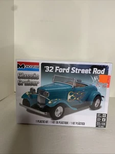 Monogram Classic Cruiser '32 Ford Street Rod 1:24 Scale Model Kit 85-0882 NIB - Picture 1 of 7