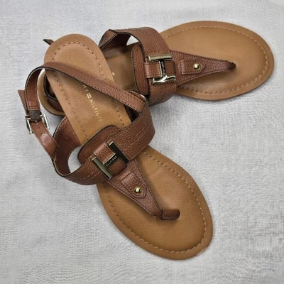 Sandálias tanga marrom Tommy Hilfiger nova sem etiquetas com salto leve tamanho 81/2 médio - Imagem 1 de 4