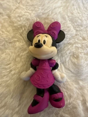 Estatuillas de Minnie Mouse, figura/tapper de pastel de 2,375 x 2 pulgadas Foto 1 de 3