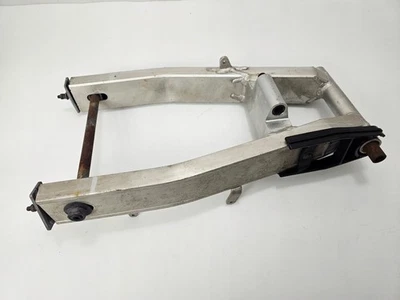 Bras de suspension arrière Yamaha FZS600 Kam(9)c51 - Photo 1/4