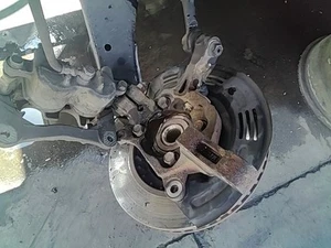 Spindle Knuckle Front MITSUBISHI ENDEAVOR Left 04 05 06 07 08 09 10 11 - Picture 1 of 4